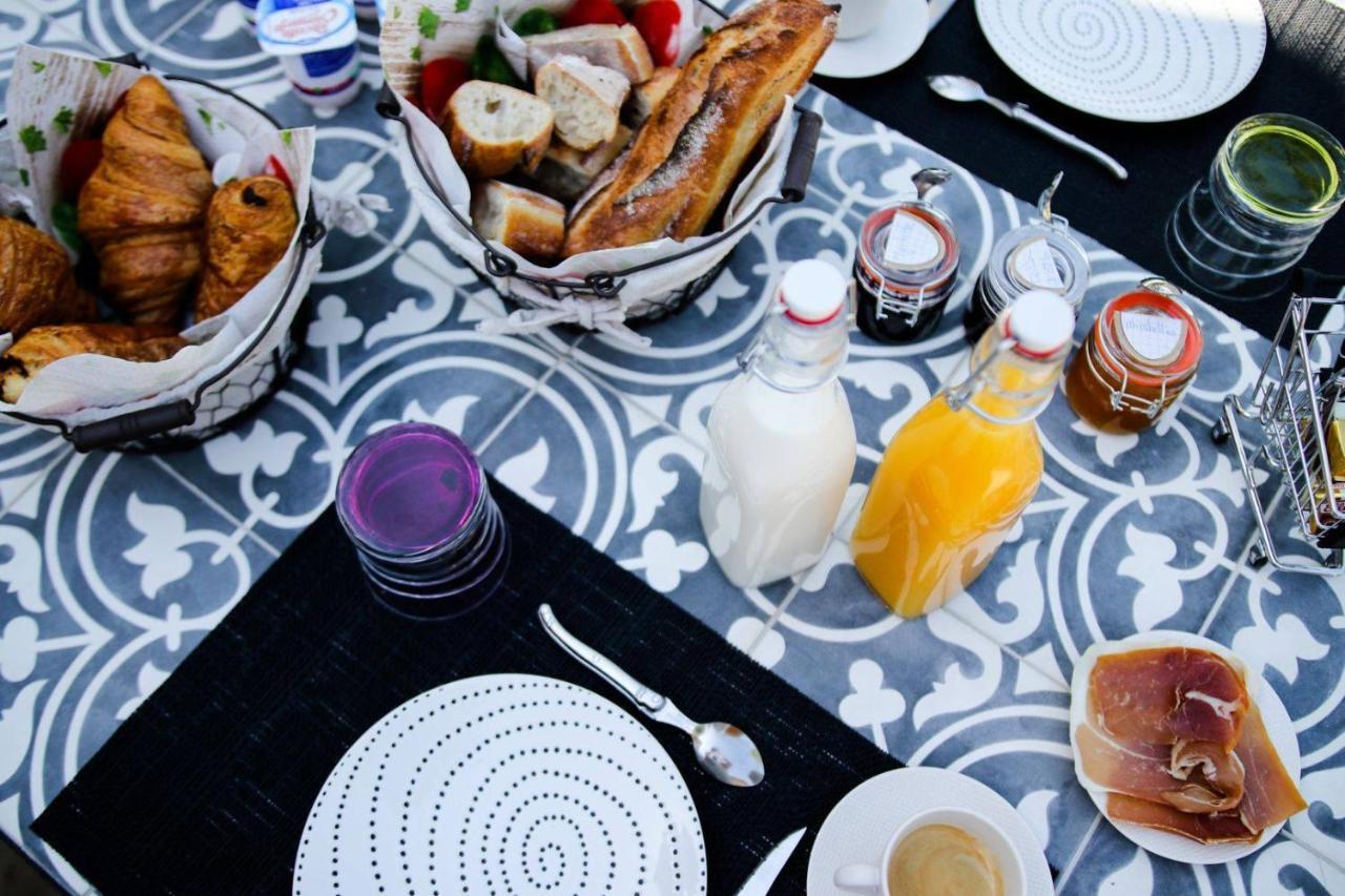 Le Mas De La Calade Bed & Breakfast *