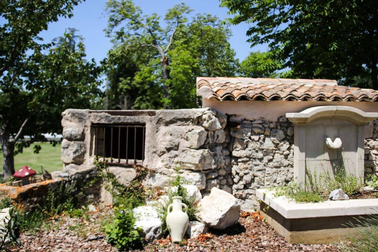 Le Mas De La Calade Bed & Breakfast *