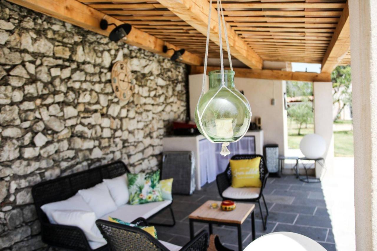 Le Mas De La Calade Bed & Breakfast *